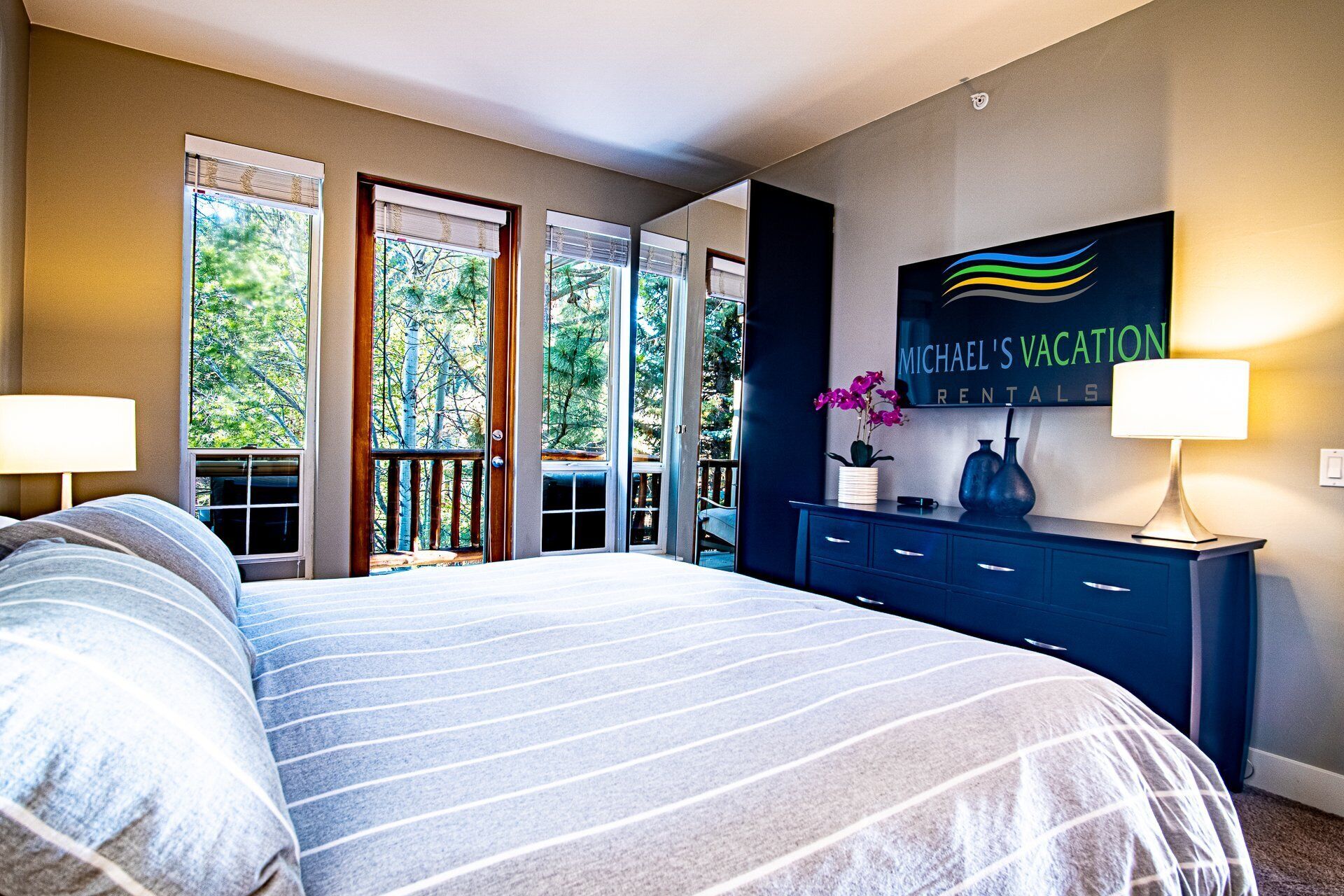 Condo, Multiple Beds, Patio, Mountain View (Snow Star Skylight) | 3 bedrooms, individually decorated, individually furnished, bed sheets