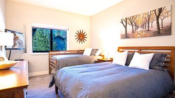 Condo, Multiple Beds, Patio, Mountain View (Snow Star Skylight) | 3 bedrooms, individually decorated, individually furnished, bed sheets