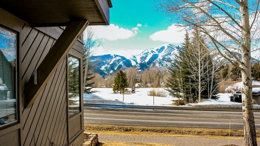 Retro 3BD Sun Valley Condo + Free Resort Amenities!