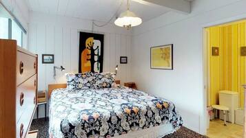 Condo, Multiple Beds, Patio, Mountain View (Baldy View Villager) | 3 bedrooms, individually decorated, individually furnished, bed sheets