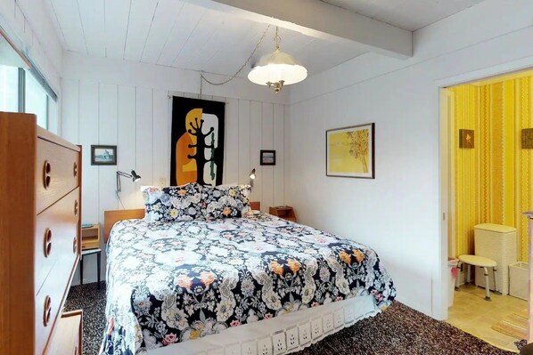 Condo, Multiple Beds, Patio, Mountain View (Baldy View Villager) | 3 bedrooms, individually decorated, individually furnished, bed sheets