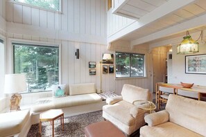 Condo, Multiple Beds, Patio, Mountain View (Baldy View Villager) | Living area | 42-inch flat-screen TV with digital channels