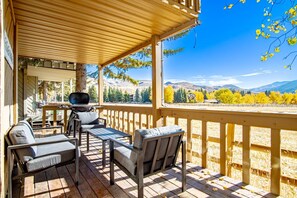 公寓式客房, 1 张大床和 1 张沙发床, 壁炉, 山景 (Sun Valley Condo 131) | 客房景观