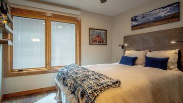 Condo, 1 giường cỡ queen và sofa giường, lò sưởi, quang cảnh núi (Sun Valley Condo 131) | 1 phòng ngủ, trang trí khác biệt