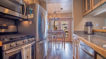 Condo, 1 Queen Bed with Sofa bed, Fireplace, Mountain View (Sun Valley Condo 131) | Private kitchen | Dining tables