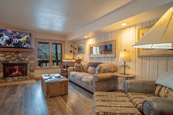 Condo, 1 Queen Bed with Sofa bed, Fireplace, Mountain View (Sun Valley Condo 131) | Living area | 42-inch flat-screen TV with digital channels - Sv131 - Walk to Lifts & Town - Hot Tub & Pool (Ketchum)