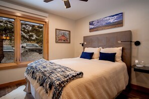 公寓式客房, 1 张大床和 1 张沙发床, 壁炉, 山景 (Sun Valley Condo 131) | 1 多间卧室、特色装修、特色家居、床单