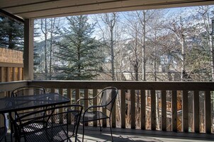 Íbúð - mörg rúm - verönd - fjallasýn (Sun Valley Condo 115) | Útsýni úr herberginu