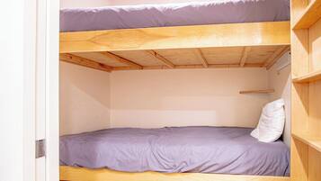 Apartamento, varias camas, patio, vistas a la montaña (Sun Valley Condo 115) | 1 dormitorio, decoración individual, mobiliario individual