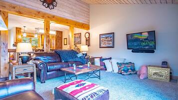 Condo, Multiple Beds, Patio, Mountain View (Ridge Condo 2616) | Living area | 42-inch flat-screen TV with digital channels