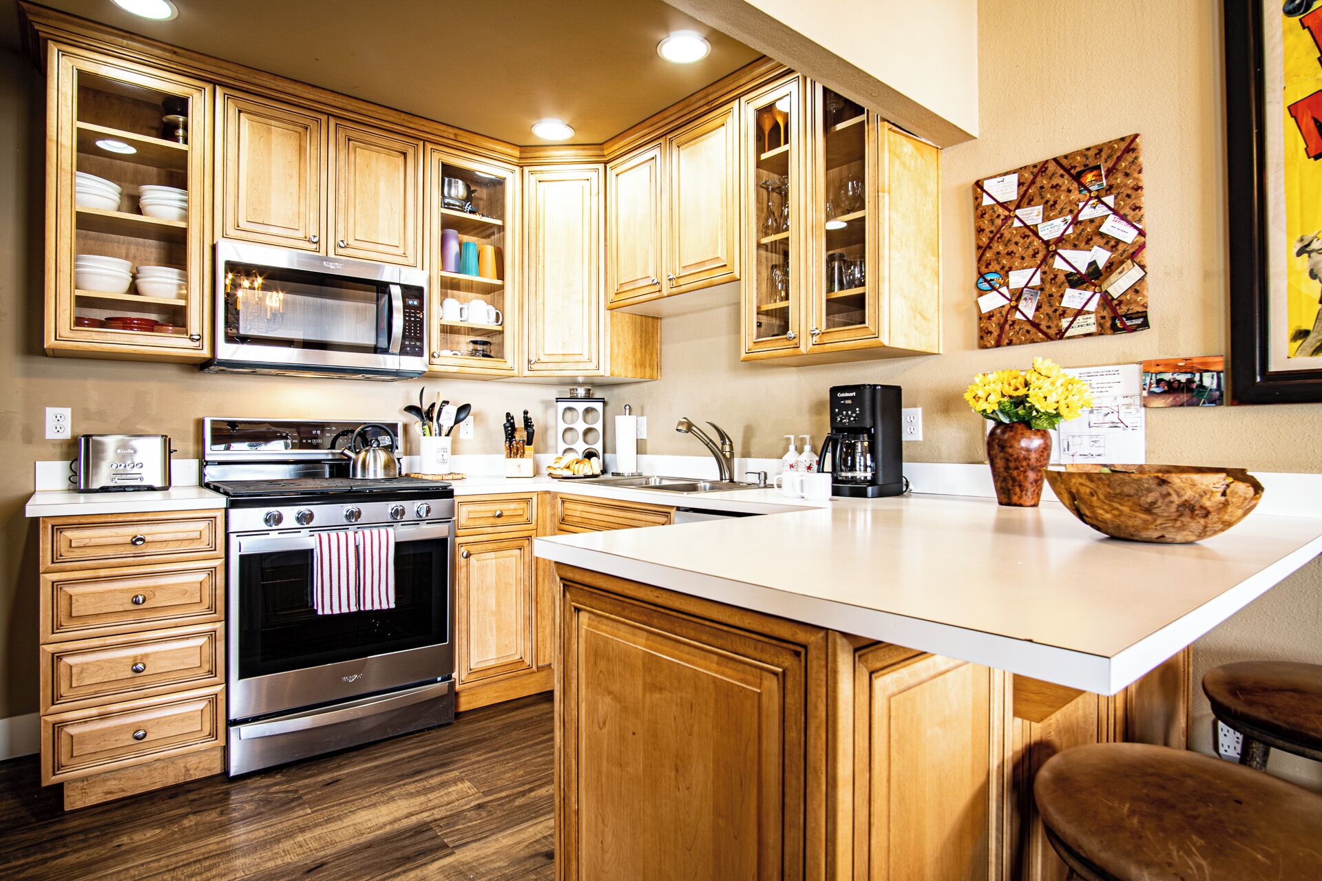 คอนโด, หลายเตียง, ลานระเบียง, วิวภูเขา (Parkside Condo 225A) | ครัวส่วนตัว | โต๊ะรับประทานอาหาร