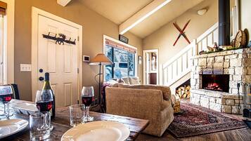 Condo, Multiple Beds, Patio, Mountain View (Parkside Condo 225A) | Interior