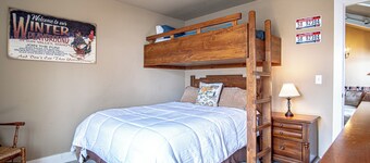 3BD Downtown Ketchum Ski Condo - Near Ski Lifts