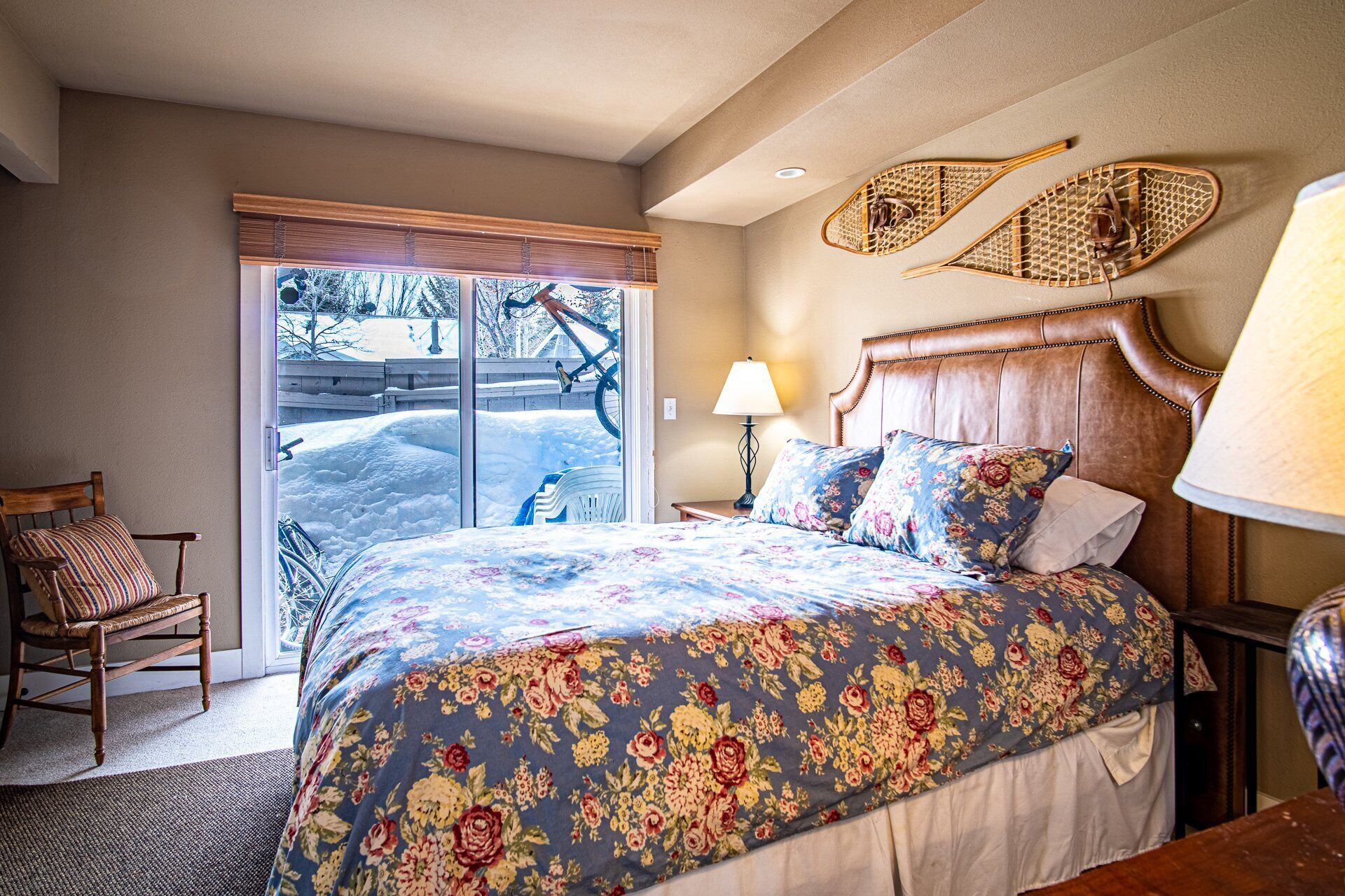 Condo, Multiple Beds, Patio, Mountain View (Parkside Condo 225A) | 3 bedrooms, individually decorated, individually furnished, bed sheets