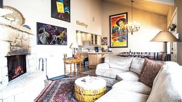 Condo, Multiple Beds, Patio, Mountain View (Parkside Condo 225A) | Living area | 42-inch flat-screen TV with digital channels