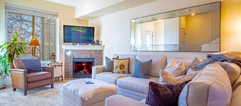 2BD Sweetwater Condo - Community Park, Pool + Hot Tub