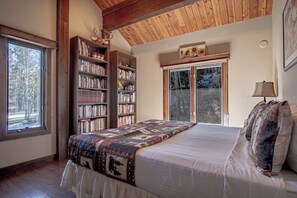 Casa, letti multipli, patio, vista montagna (Chocolate Gulch Cabin) | 4 camere, con stile personalizzato, con arredamento individuale