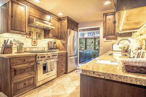 House, Multiple Beds, Patio, Mountain View (Chocolate Gulch Cabin) | Private kitchen | Dining tables