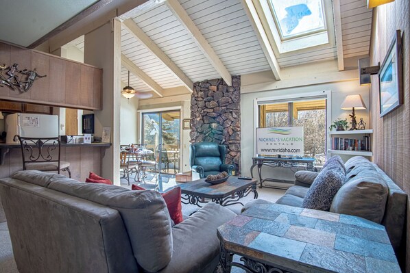 Condo, Multiple Beds, Balcony, Mountain View (Sun Valley Condo 116) | Living area | 42-inch flat-screen TV with digital channels