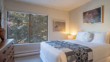 Condo, Multiple Beds, Balcony, Mountain View (Sun Valley Condo 116) | 2 bedrooms, individually decorated, individually furnished, bed sheets