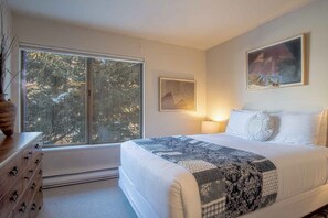 콘도, 침대(여러 개), 발코니, 산 전망 (Sun Valley Condo 116) | 2 개의 침실, 각각 다른 스타일의 인테리어, 각각 다르게 가구 비치, 침대 시트