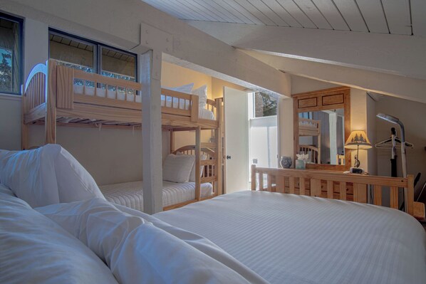 คอนโด, หลายเตียง, ระเบียง, วิวภูเขา (Sun Valley Condo 116) | 2 ห้องนอน, ห้องพักตกแต่งอย่างมีเอกลักษณ์, ตกแต่งพิเศษโดยเฉพาะ