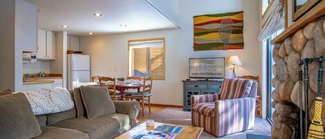 Condo, Multiple Beds, Patio, Mountain View (Bonne Vie 2221) | Living area | 42-inch flat-screen TV with digital channels