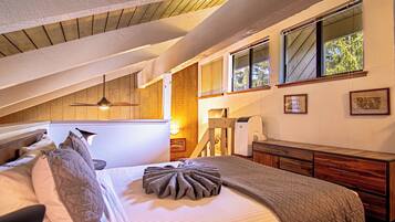 Condo, 2 Queen Beds, Balcony, Mountain View (Sun Valley Condo 102) | 2 bedrooms, individually decorated, individually furnished, bed sheets