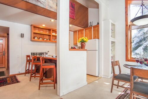 Sv102 - Walk to Lifts & Town - Hot Tub & Pool