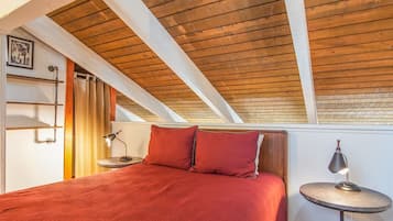 Condo, 2 Queen Beds, Balcony, Mountain View (Sun Valley Condo 102) | 2 bedrooms, individually decorated, individually furnished, bed sheets