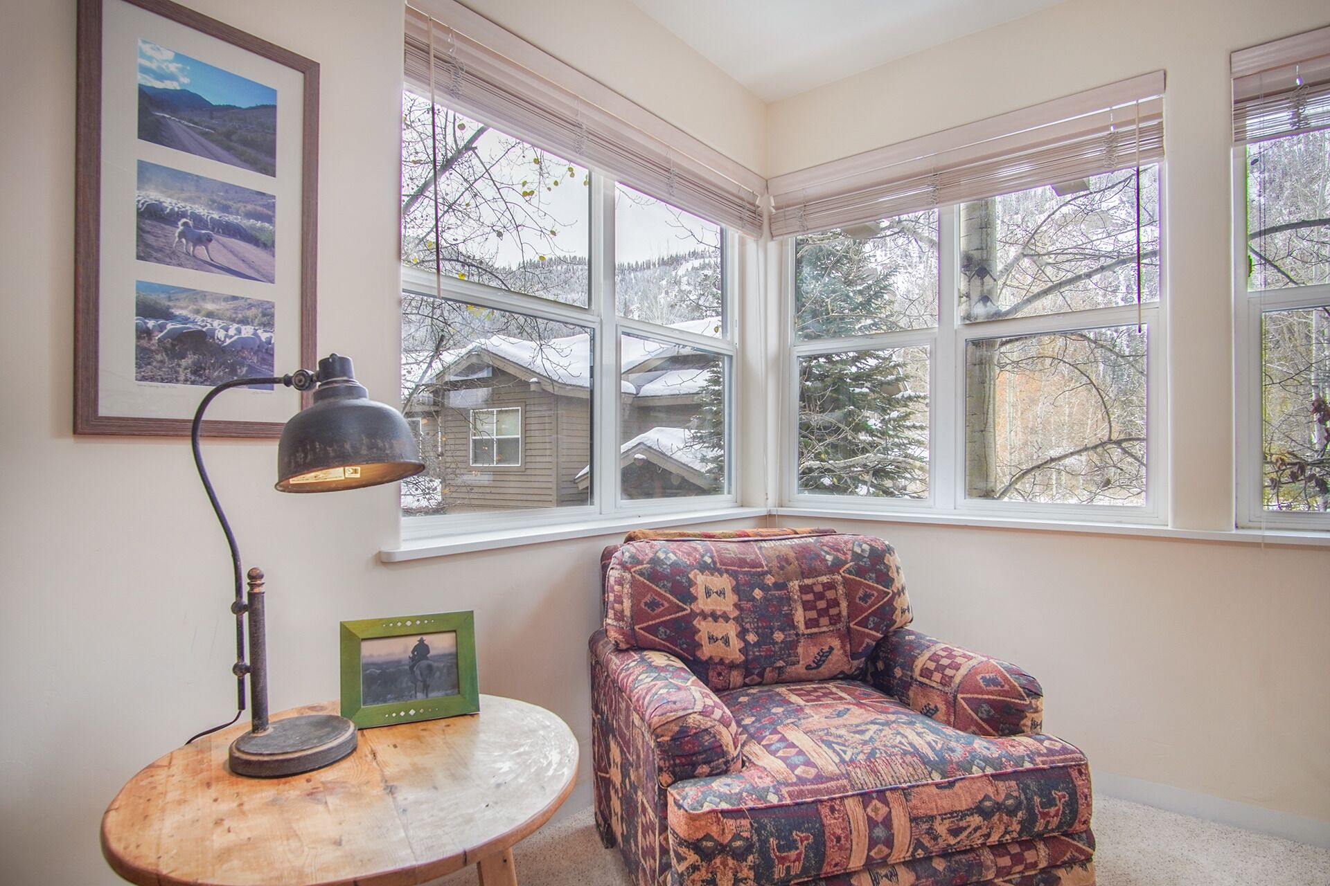 Casa, varias camas, balcón, vista a la montaña (Sun Valley Townhome 215A) | Vista desde la habitación