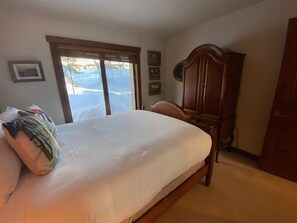 2 bedrooms, individually decorated, individually furnished, bed sheets