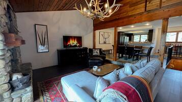 Condo, Multiple Beds, Patio, Mountain View (Ridge Condo 2601) | Living area | 42-inch flat-screen TV with digital channels