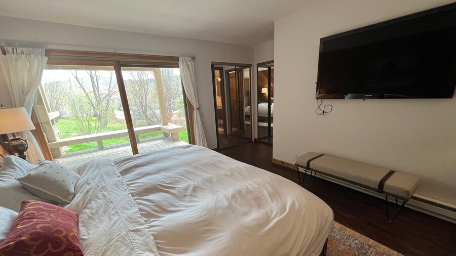 Ridge Condo - Modern Luxury Condo W/resort Amenities