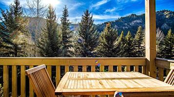 Khu ẩm thực ngoài trời