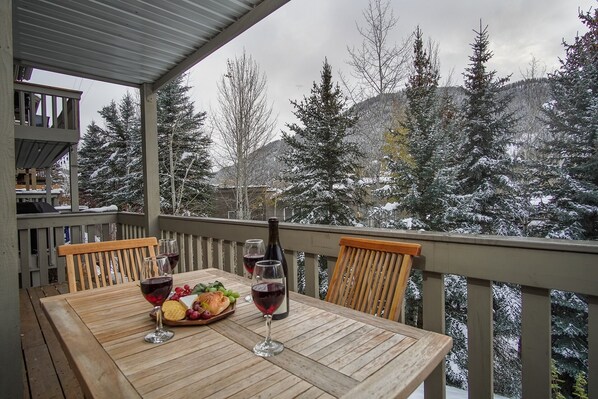 Khu ẩm thực ngoài trời