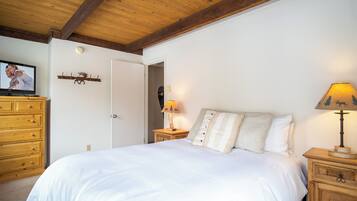 Condo, 2 Queen Beds, Kitchen, Mountain View (Atelier at Sun Valley)