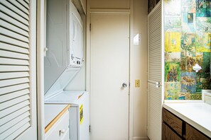 Condo, 2 Queen Beds, Kitchen, Mountain View (Atelier at Sun Valley) | Laundry