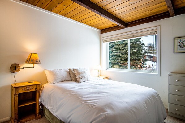 Apartment, 2 Queen-Betten, Küche, Bergblick (Atelier at Sun Valley)