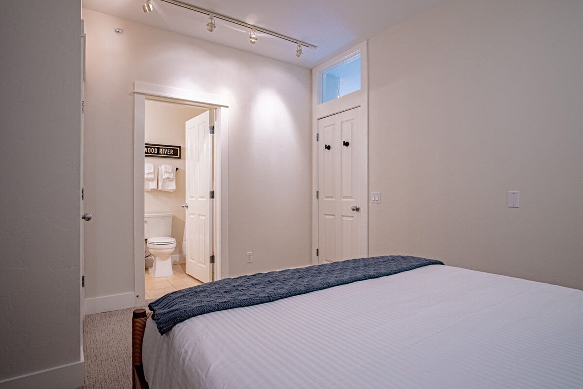 Condo, varias camas, patio, vista a la montaña (Snow Star Serenade) | 2 habitaciones, decoración personalizada y muebles diferentes 