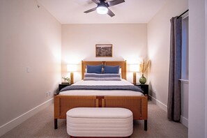 Apartamento, varias camas, patio, vistas a la montaña (Snow Star Serenade) | 2 dormitorios, decoración individual, mobiliario individual