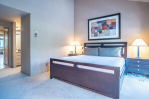 Appart'hôtel, plusieurs lits, patio, vue montagne (Bigwood B14) | 2 chambres, décoration personnalisée, ameublement personnalisé