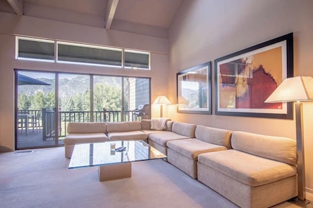 Condo, Multiple Beds, Patio, Mountain View (Bigwood B14) | Living area | 42-inch flat-screen TV with digital channels