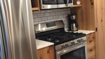 Condo, Multiple Beds, Fireplace, Mountain View (Sun Valley Condo 121) | Private kitchen | Dining tables