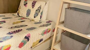 Condo, Multiple Beds, Fireplace, Mountain View (Sun Valley Condo 121) | 1 bedroom, individually decorated, individually furnished, bed sheets