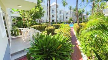 Estúdio, sacada, ao lado da piscina | Vista do quarto
