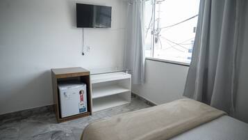 Ferros/tábuas de passar roupa, berço de viagem, Wi-Fi de cortesia