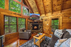 TV, fireplace, offices - Honey Bear Getaway - Hot Tub, Jacuzzi, Sleeps 6! (Sevierville)