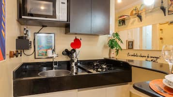 Fridge, microwave, coffee/tea maker, electric kettle