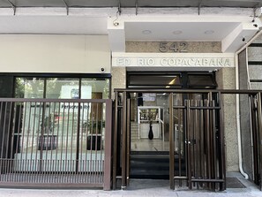 Exterior detail - Loft with soundproof windows, 5-minute walk to the beach | NSC304 (Rio de Janeiro)
